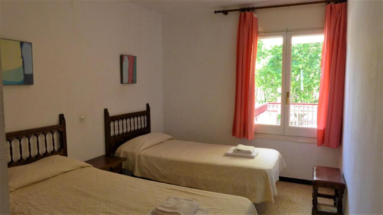 Apartamentos Alfonso I Palmyra Салоу Экстерьер фото